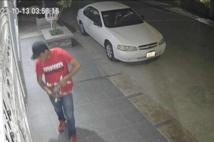 Ladrón es detenido gracias a vecinos